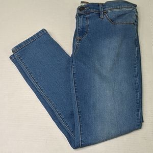 Free people medium wash skinny jeans